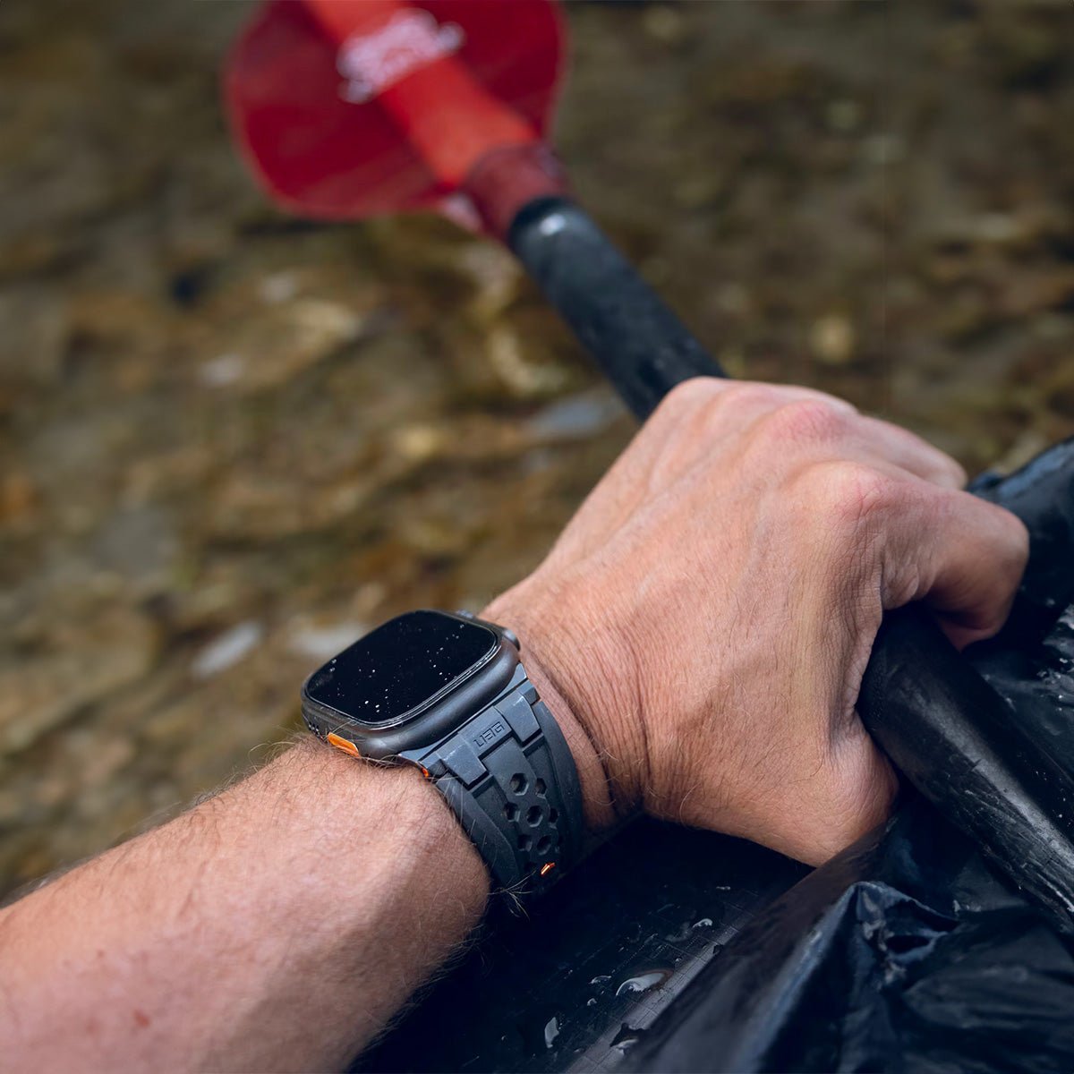 Correa de silicona perforada para Apple Watch, diseño outdoor, conectores metálicos, modelo Serdak