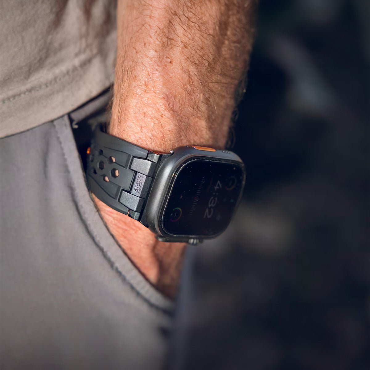 Correa de silicona perforada para Apple Watch, diseño outdoor, conectores metálicos, modelo Serdak