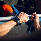 Correa de silicona perforada para Apple Watch, diseño outdoor, conectores metálicos, modelo Serdak