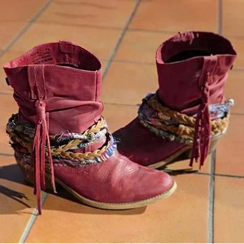 Botines Western Vintage con Flecos Tribales y Tacón Alto