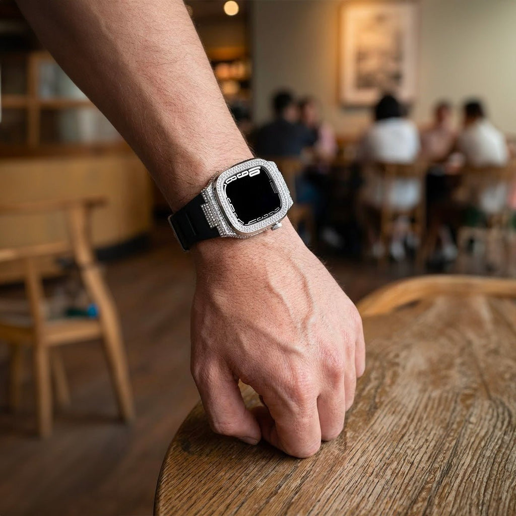 Carcasa completa brillante para Apple Watch, correa de silicona con strass, compatible 44/45/46mm, modelo Svara