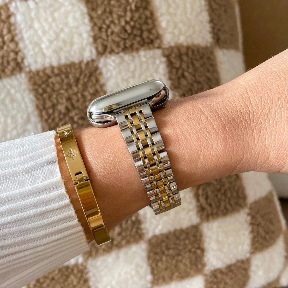 Correa de acero inoxidable para Apple Watch, malla de cinco hileras con carcasa integrada, modelo Payda