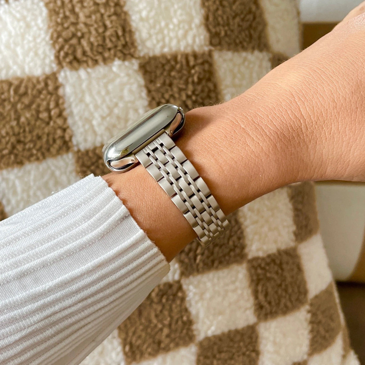 Correa de acero inoxidable para Apple Watch, malla de cinco hileras con carcasa integrada, modelo Payda