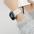 Correa de nylon trenzado para Apple Watch, motivo de olas y H en relieve, hebilla de espiga, modelo Esmeralda