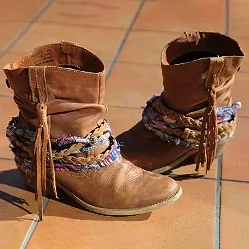 Botines Western Vintage con Flecos Tribales y Tacón Alto