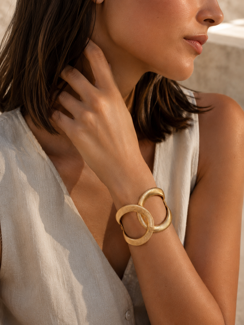 Helmi | Geometric Bracelet with Textured Detail