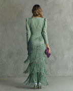 Elegante Vestido Midi Con Mangas y Flecos