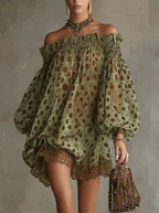 Vestido Mini Verde Oliva con Lunares y Hombros Descubiertos