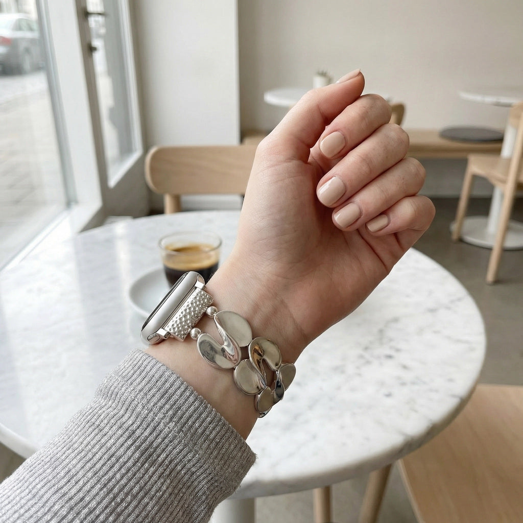 Correa Apple Watch, eslabones en S pulidos, elástica, acabado dorado o plateado, modelo Souria