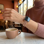 Correa Apple Watch de doble malla cubana y pedrería, eslabones ajustables, para mujer, modelo Kania