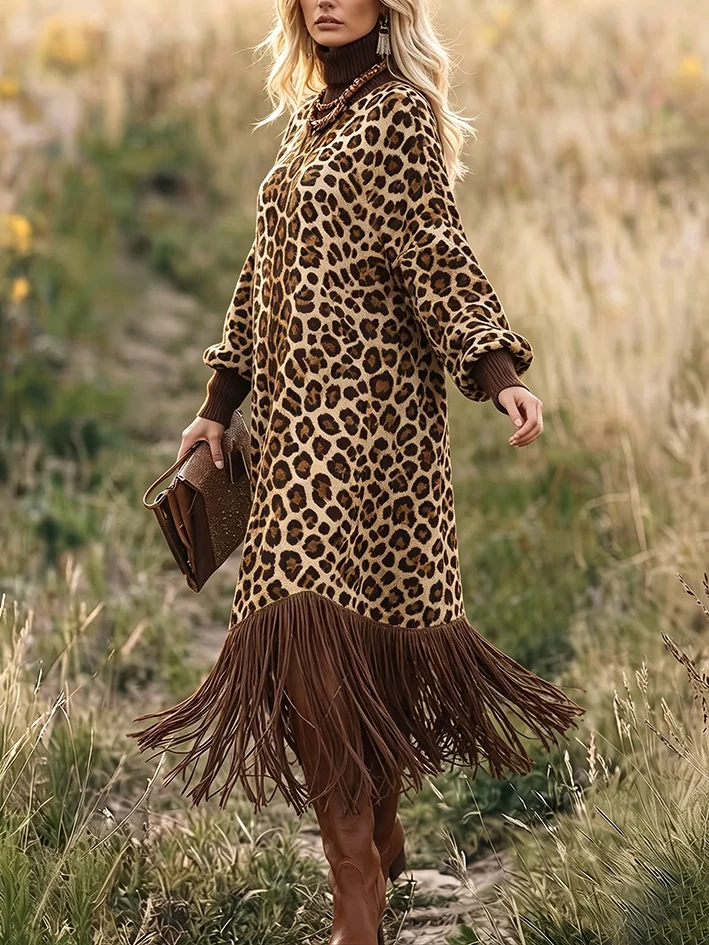 Vestido midi de manga larga con estampado de leopardo y bajo con flecos